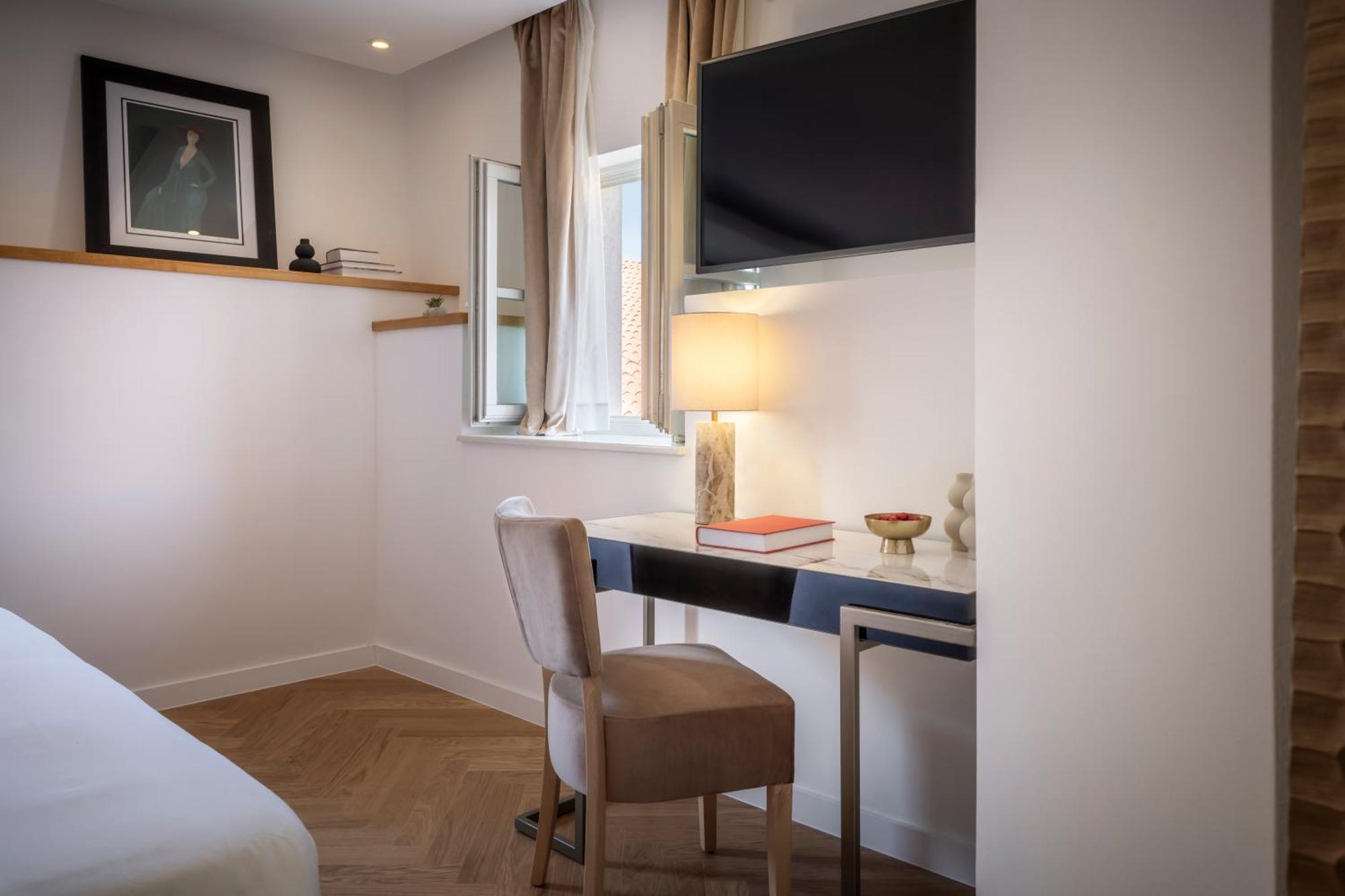 Boutique Mauro 4*