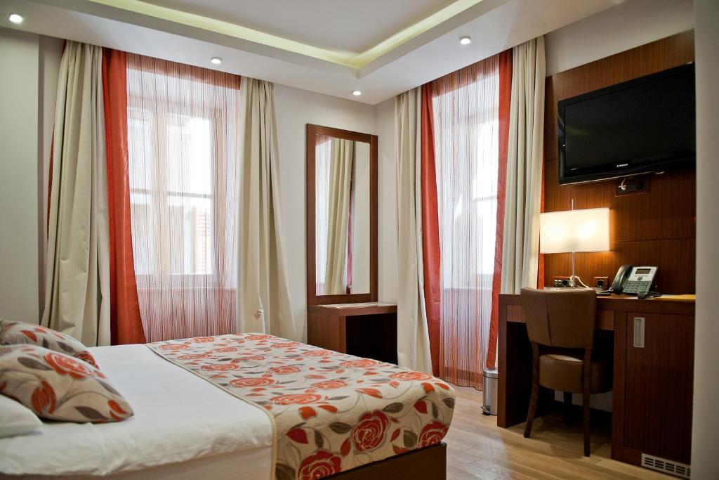 Boutique Mauro Hotel 4*